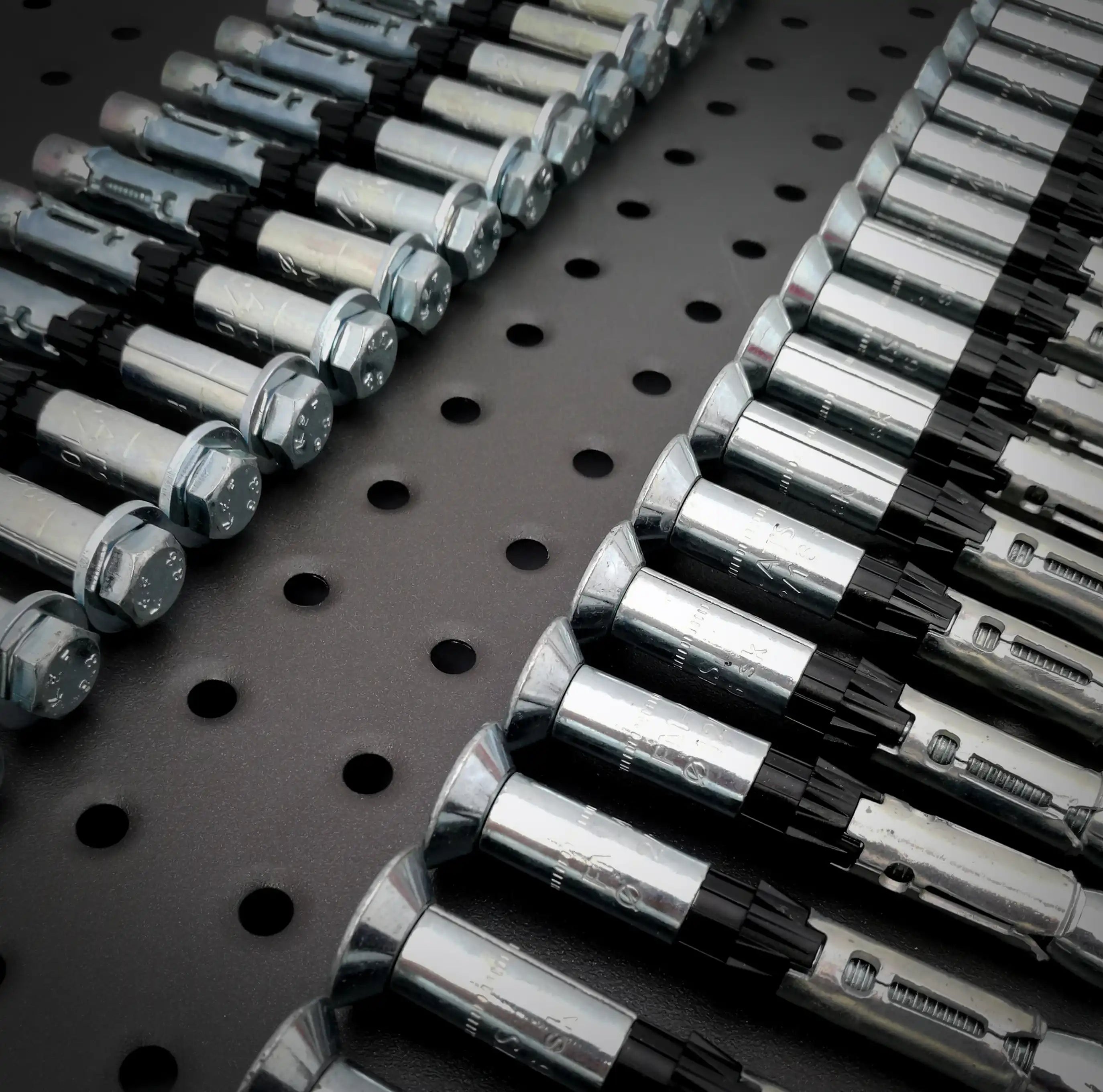 friulsider through bolts arranged in two rows.
